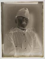 cca 1916 és 1950 között készült felvételek katonákról, 13 db vintage üveglemez negatív, 6x9 cm és 9x12 cm
