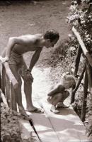 cca 1973 Balatoni felvételek, 320 db vintage negatív, a tároló tasakok feliratozva, 24x36 mm