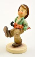 Goebel/Hummel esernyős kisfiú, kézzel festett kerámia, jelzett, hibátlan, m:12,5 cm