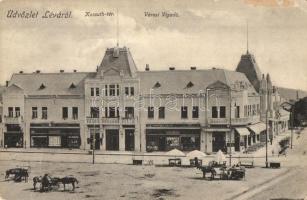 Léva, Levice; Kossuth tér, Városi vigadó, Holzmann Bódog, Kertész Lajos, Steiner üzlete, piaci árusok, bódék / square, inn, restaurant, shops, market vendors, booths (kis szakadás / small tear)