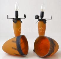 Dekoratív asztali lámpa párban, burán apró csorbákkal, jelzés nélkül, több rétegű fújt, fém szerelék...