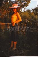 cca 1980-1990 19 db szolidan erotikus, hölgyeket ábrázoló diapozitív, 35x24mm