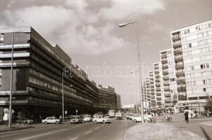 cca 1970-es és 1980-as évekből Kecskemét város fejlődése, építészeti öröksége, 95 db szabadon felhas...