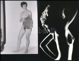 cca 1984 Kócos históriák, szolidan erotikus felvételek, 7 db vintage negatív + 9 db vintage fotó és/...