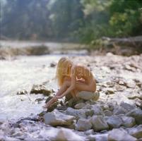 cca 1988 A férfifantázia csapongása, szolidan erotikus felvételek, 7 db vintage negatív + 9 db vinta...