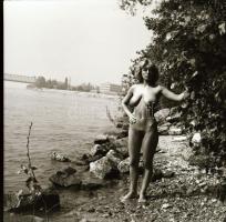 cca 1979 Ex/pozíciók, szolidan erotikus felvételek, 8 db vintage negatív + 8 db vintage fotó és/vagy...