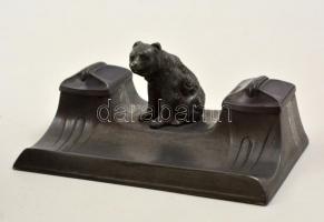 cca 1900 Ón asztali toll tartó készlet medve figurával két üvegbetéttel 18 cm széles / Tin table kit