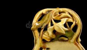 Zsolnay áttört  jardiniere (Mályva-sorozatból), kézzel festett porcelánfajansz, plasztikus rátétekke...