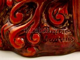 Zsolnay ökörvérmázas Buceros bicornis (nagy szarvascsőrűmadár), formába préselt porcelánfajansz, jel...