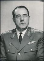 Révész Géza (1901-1977) vezérezredes, honvédelmi miniszter fotója, 18x13 cm