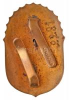 1922. "Vitézi Jelvény" zománcozott Br jelvény, hátlapon ferde kitűzőpántokkal, egyik pánto...