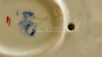 Zsolnay ülő női akt, kézzel festett, jelzett, hibátlan, m: 22,5 cm