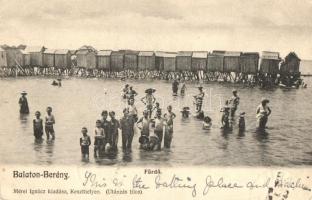 1907 Balatonberény, fürdő kabinok és fürdőzők. Mérei Ignác kiadása