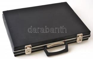 MALÉV pilóta táska, kulccsal, belsejében a Malév felirattal,42×31×6 cm