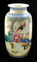 Kínai porcelán váza, kézzel festett, jelzett, kis kopásokkal, m: 15 cm