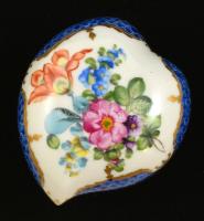 Virágmintás, szíves bonbonniere. Kézzel festett,  jelzés nélkül hibátlan  7,5 cm