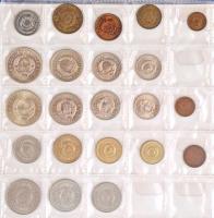 140db-os vegyes külföldi fémpénz tétel albumban, közte Jugoszlávia, Szerbia, Jemen T:1-2
140pcs of ...