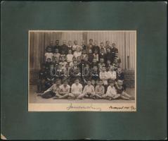 cca 1910-1921 Iskolai csoportképek, 2 db kartonra kasírozott fotó, 10×15 és 16×22 cm