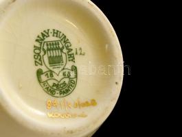 Zsolnay virágmintás porcelán váza, kézzel festett, jelzett, máz alatti hajszálrepedésekkel, m: 16 cm