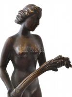 Női akt gabonával, bronz szobor, jelzett (HV), alabástrom talapzaton, m: 28,5 cm