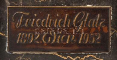 Női akt gabonával, bronz szobor, jelzett (HV), alabástrom talapzaton, m: 28,5 cm