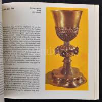 Műhelytitkok sorozat 10 kötete: 
Fekete Tamás: Szobrászat. 
Péter Vladimir: Fémek, kövek, mesterek...