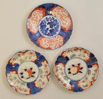 Imari tányér ( 3db), jelzés nélkül, kézzel festett, kopott, d:21 cm (3×)