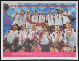 2008 Az olimpiai bajnok vízilabda-válogatott, a Nemzeti Sport posztere, hajtott, rajta Kásás Tamás aláírásával, 47×61 cm