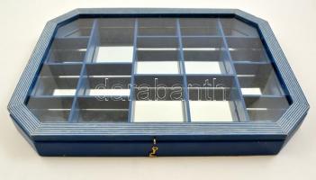 Tükrös fa mini vitrin, üveg tetővel, 41×31×4 cm