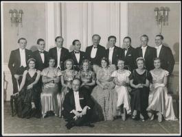 1934 A Kispesti Atlétikai Klub táncversenye, hátoldalon feliratozott fotó Schäffer fotószalonjából, pecséttel jelzett, 18×23 cm