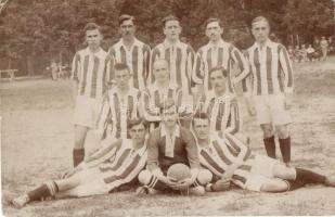 1921 Bihardiószeg, Diosig; Zur Erinnerung an Dioseger Sportverein / A diószegi sportegyesület focicsapata, labdarúgás / Diosig sports club's football team. photo (apró lyukak / tiny holes)