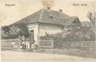 Nagypetri, Petrindu; állami iskola / school