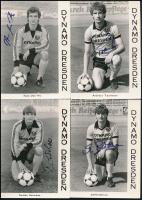 cca 1980-1990 Dinamo Dresden német focicsapat 4 játékosának (Torsten Gütschow, Steffen Büttner, Andreas Trautmann, Hans-Uwe Pilz) aláírt fotólapja.