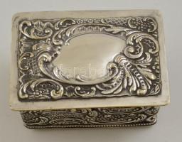 Neobarokk stílusú ezüstözött fém doboz, kulcs nélkül, 16×11,5 cm, m:8,5 cm
