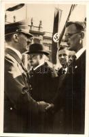 Reichsstatthalter Seiß-Inguardt begrüßt den Führer a. d. Heldenplatz in Wien, in der Mitte General Kraus / Adolf Hitler, leader of the NSDAP, German Nazi Party, swastika. Photo Hoffmann
