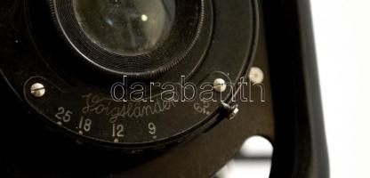 cca 1927 Voigtländer VAG síkfilmes fényképezőgép, Embezet zárral, kissé viseltes, működőképes állapo...