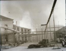 10 db katonai témát ábrázoló, bombát bemutató negatív