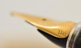 Jelzett ezüst Aurora töltőtoll, díszdobozban, arany heggyel