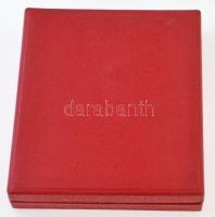 1967. "III. Országos Virágkötészeti Verseny Gyula" fém plakett tokban (74,5x53,5mm) T:2 pa...