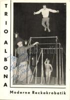 5 db VEGYES cirkuszi motívumlap, két dedikált lappal / 5 mixed circus themed motivecards with 2 sign...