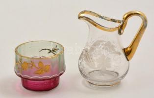 Kisméretű üveg kiöntő + pohár, kézzel festett, kis kopásokkal, m: 4 ill. 8 cm