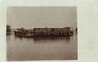 1908 Zsablya, Zabalj; a levélíró lakása egy tiszai lakóhajón / the house boat of the letters writer. photo
