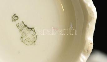 Zsolnay teás készletből kiöntő, cukortartó, tejes. Jelzett, matricás, kopott