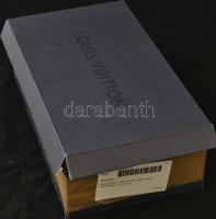 Herendi lány, kézzel festett, jelzett, apró kopásokkal, m: 24,5 cm