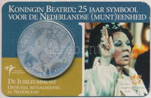 Hollandia 2005. 10E Ag Beatrix királynő uralkodásának ezüstjubileuma karton díszlapon T:1 Netherlands 2005. 10 Euro Ag Silver Jubilee of Reign - Beatrix on cardboard display sheet C:UNC Krause KM#261