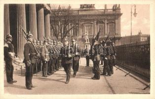 Berlini típusok - 16 db RÉGI használatlan képeslap / Berliner Typen (Types of Berlin) - 16 pre-1945 ...