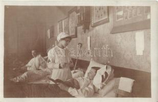 1914 Lábadozó osztrák-magyar katonák a szegedi tábori kórházban vöröskeresztes nővérrel / WWI Austro-Hungarian K.u.K. military, injured soldiers with a Red Cross nurse in the field hospital of Szeged. photo