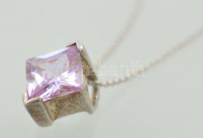 Ezüst(Ag) nyaklánc, lila köves függővel, jelzett, h: 38 cm, bruttó: 3,6 g