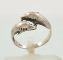 Ezüst(Ag) delfines gyűrű, jelzett, méret: 55, nettó: 2,5 g