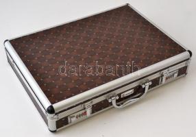 Hofburg húsvilla és kés készlet, bőröndben, jó állapotban